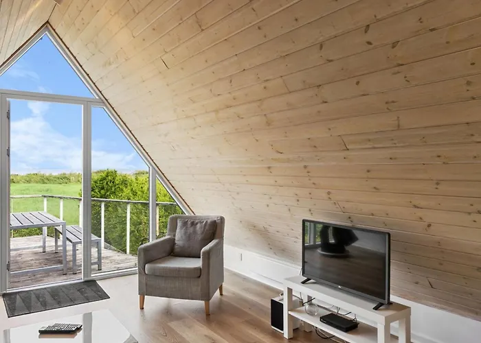 Naewe - 100m From The Sea By Interhome *