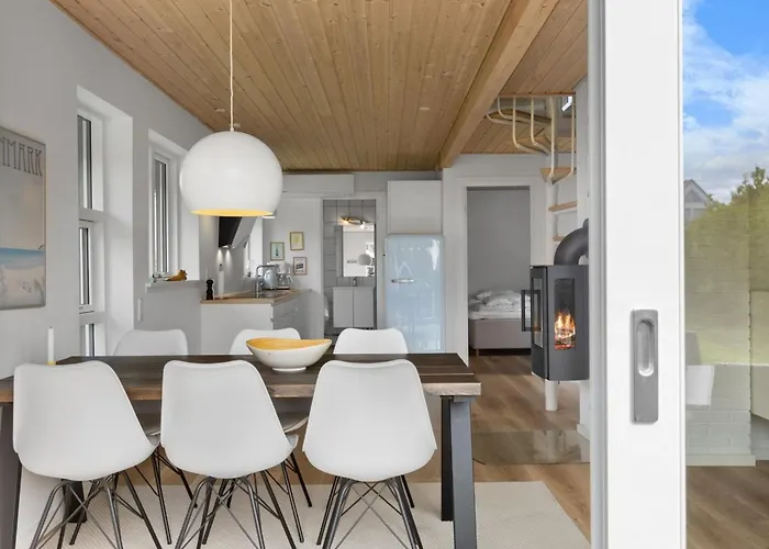 Naewe - 100m From The Sea By Interhome *