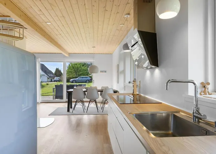 Naewe - 100m From The Sea By Interhome *